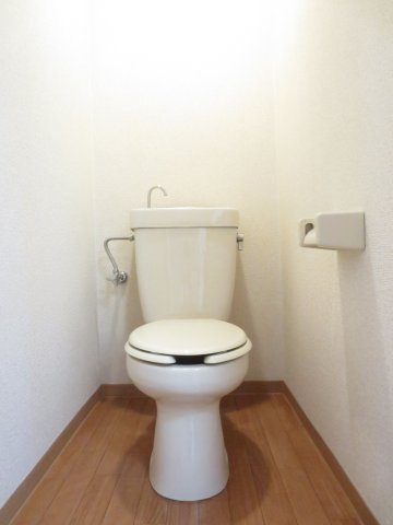 煉瓦館15のトイレ|画像は同物件別室になります。