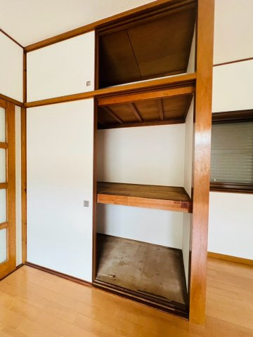 須磨寺町３丁目戸建の収納