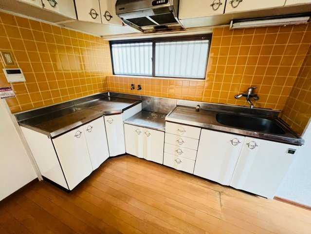 須磨寺町３丁目戸建のキッチン