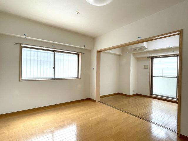 銀座レジデンス参番館の居間・リビング|ゆったりとした居間です