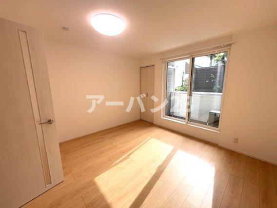 東村山市萩山町４丁目のアパートの寝室