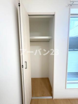 東村山市萩山町４丁目のアパートの収納