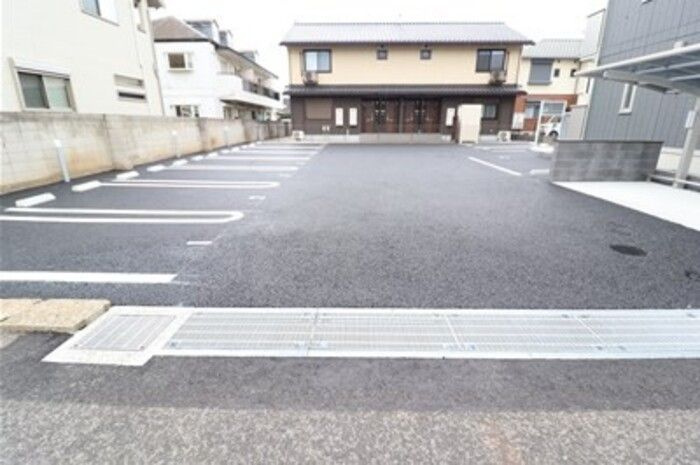 グランディールの駐車場