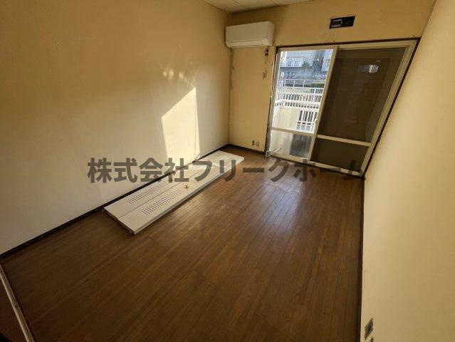 三鷹市井の頭２丁目のアパートの居間・リビング