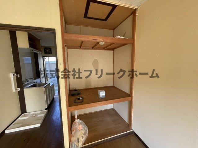三鷹市井の頭２丁目のアパートの収納