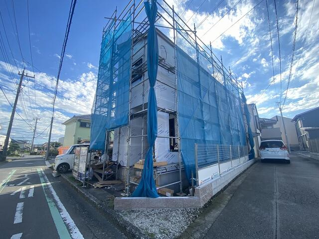 裾野市茶畑の新築一戸建の外観|建築中（９／２２撮影）