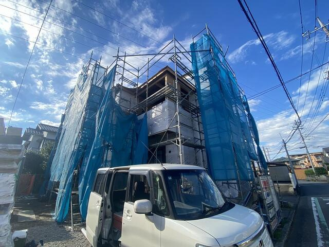 裾野市茶畑の新築一戸建の外観|建築中（９／２２撮影）