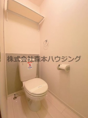 【トイレ】 | 　ヴェヌスタ郡津 | ゆったりとした空間のトイレです