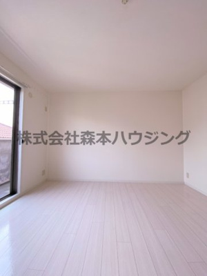 【居間・リビング】 | 　ヴェヌスタ郡津 | きれいなリビングです
