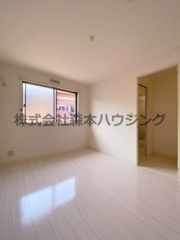 【洋室】 | 　ヴェヌスタ郡津 | 使いやすい洋室です