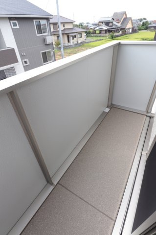 シャルムメゾン【キャッシュバック対象】のバルコニー|陽当たり良好なバルコニーです
