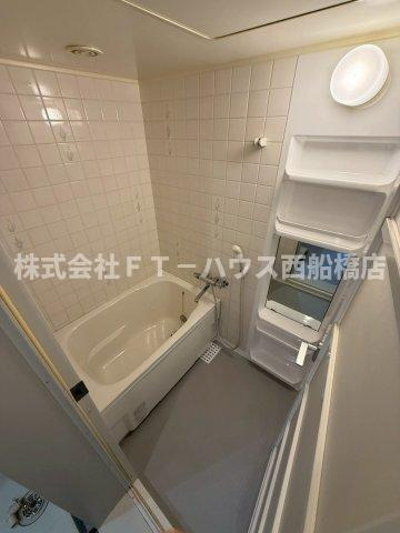 アルマース壱番館の浴室