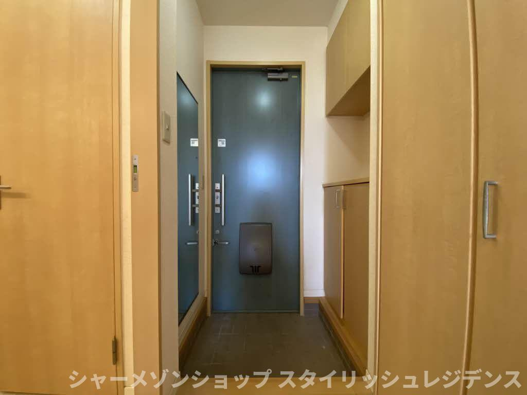 ヴィラシャーメゾン苅田　ノワールの玄関