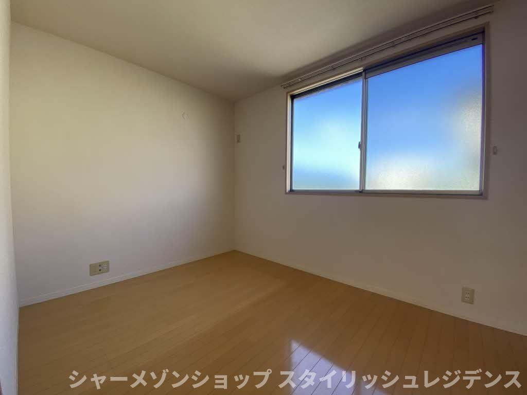 ヴィラシャーメゾン苅田　ノワールの寝室