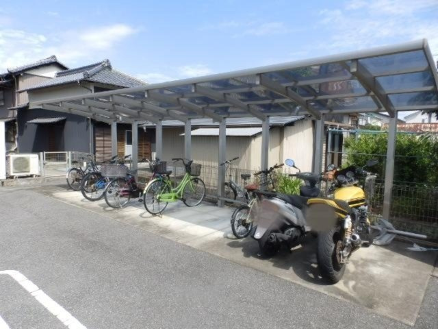 グリーンコートB棟 B棟のその他共用部分|駐輪場