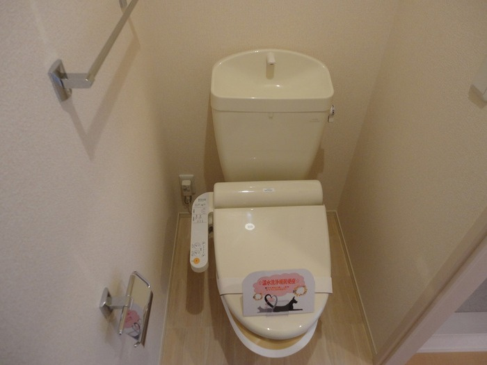 グリーンコートB棟 B棟のトイレ|温水洗浄暖房便座