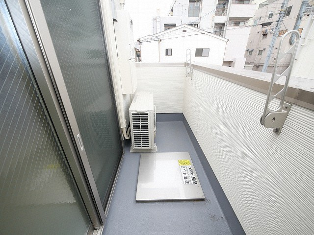 フジパレス神田町のバルコニー