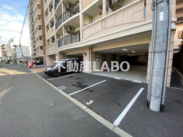 Luxeドーム前Ⅱの駐車場
