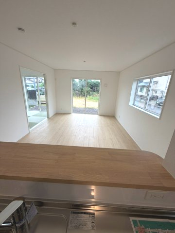 丸亀市津森町　新築戸建の居間・リビング