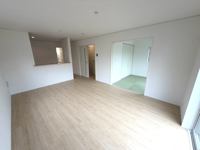丸亀市津森町　新築戸建の居間・リビング