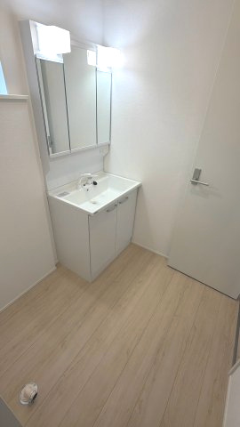 丸亀市津森町　新築戸建の独立洗面台