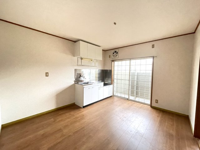 北葛飾郡杉戸町高野台南５丁目のアパートの居間・リビング