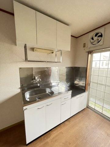 北葛飾郡杉戸町高野台南５丁目のアパートのキッチン