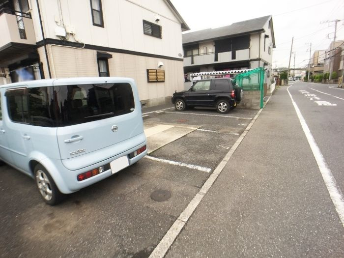 セジュールハイツの駐車場