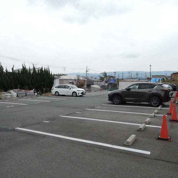 アゼーヒルの駐車場