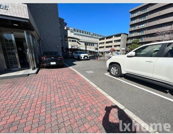 パークサイドの駐車場|駐車スペースもあります