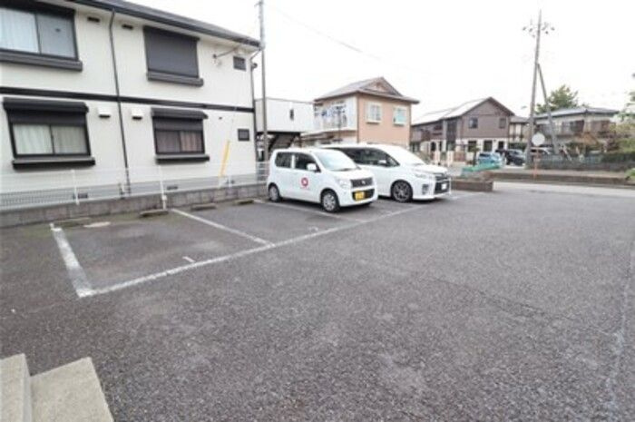 セジュール東初石　Ⅲの駐車場