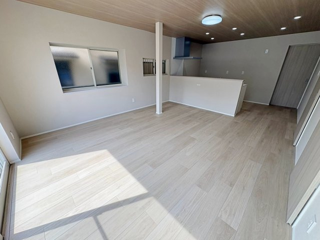 中古住宅　城前町１丁目の居間・リビング