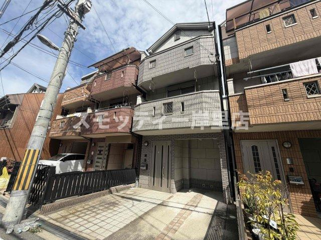 潮路1丁目貸家の駐車場