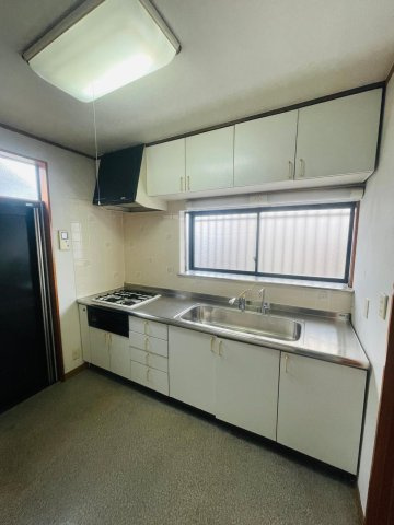 小山市羽川　中古戸建　のキッチン
