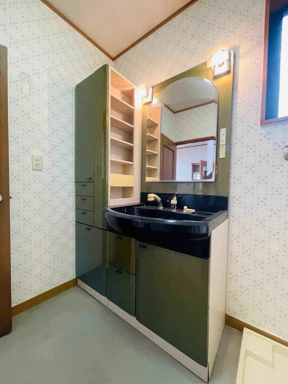 小山市羽川　中古戸建　の独立洗面台