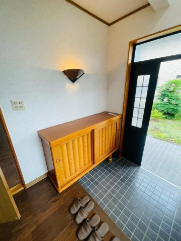 小山市羽川　中古戸建　の玄関
