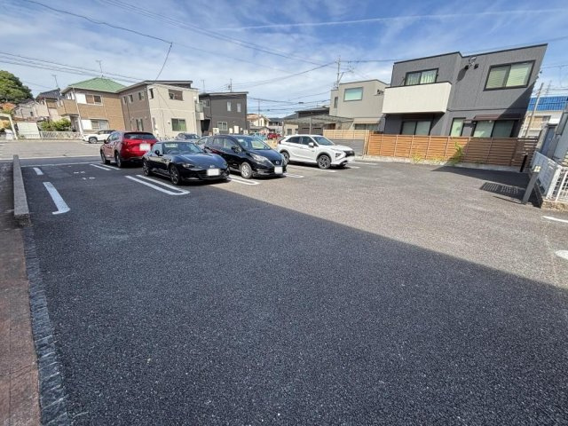 ラピスの駐車場