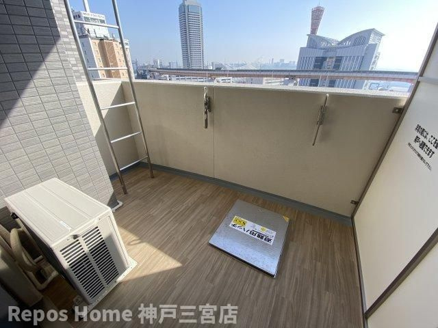 セレニテ神戸元町プリエのバルコニー