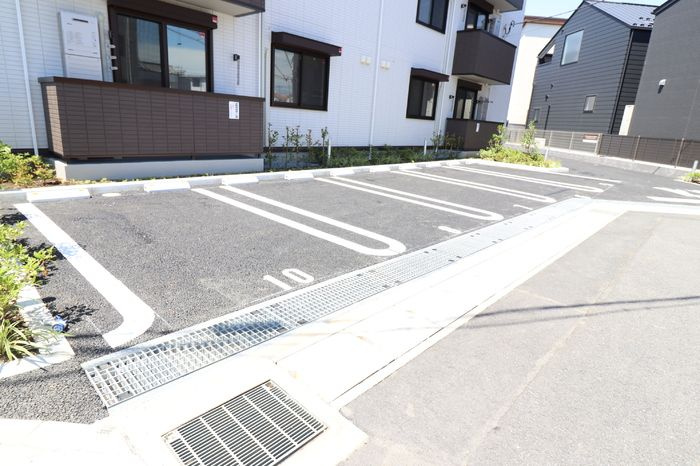 ティアラⅢの駐車場