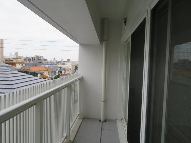 名古屋市瑞穂区膳棚町１丁目の賃貸マンションのバルコニー