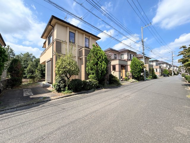 立川市幸町5丁目　中古戸建の前面道路含む現地写真