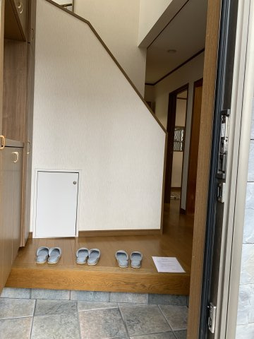 神戸市西区伊川谷町有瀬　中古戸建の玄関