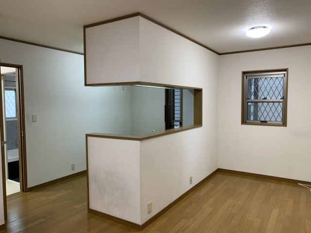神戸市西区伊川谷町有瀬　中古戸建の居間・リビング