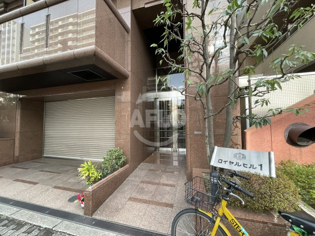 ロイヤルヒルⅠ　西船場小学校区のエントランス|ロイヤルヒルI　エントランス