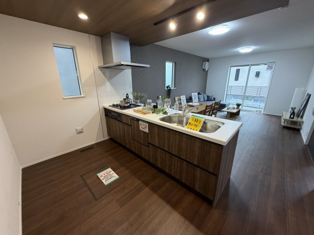 所沢市下安松新築2棟の居間・リビング