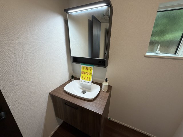 所沢市下安松新築2棟の独立洗面台
