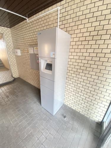 コーポ宮内のエントランス|宅配ボックス完備。不在の時も安心です。