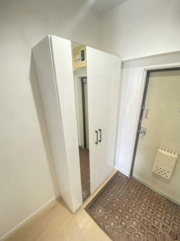コーポ宮内の玄関|広々シューズボックス、収納が豊富です。