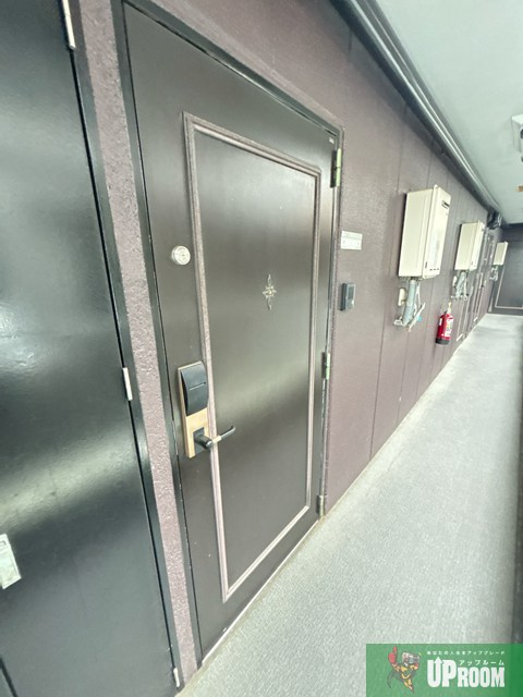 クリエイティブハウスの玄関