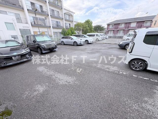 グリーンヒル夏見Ⅲの駐車場